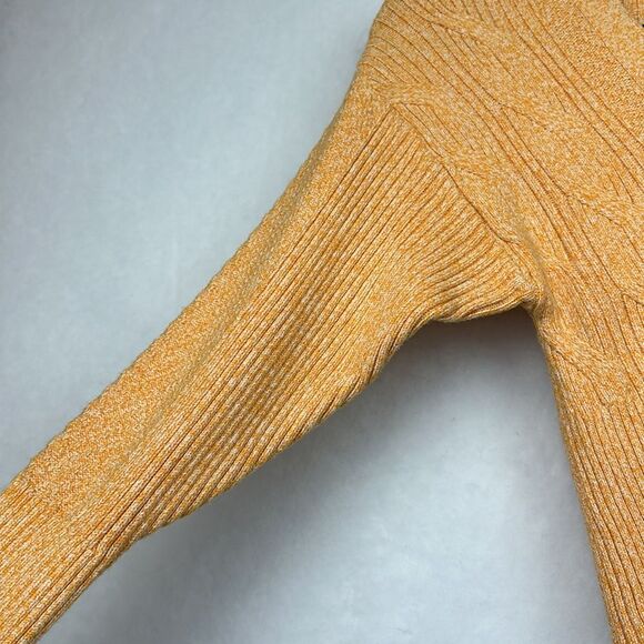 Express KNITTED BUTTON-FRONT CARDIGAN CROPPED CABLE SWEATER SZ XS - Picture 3 of 9